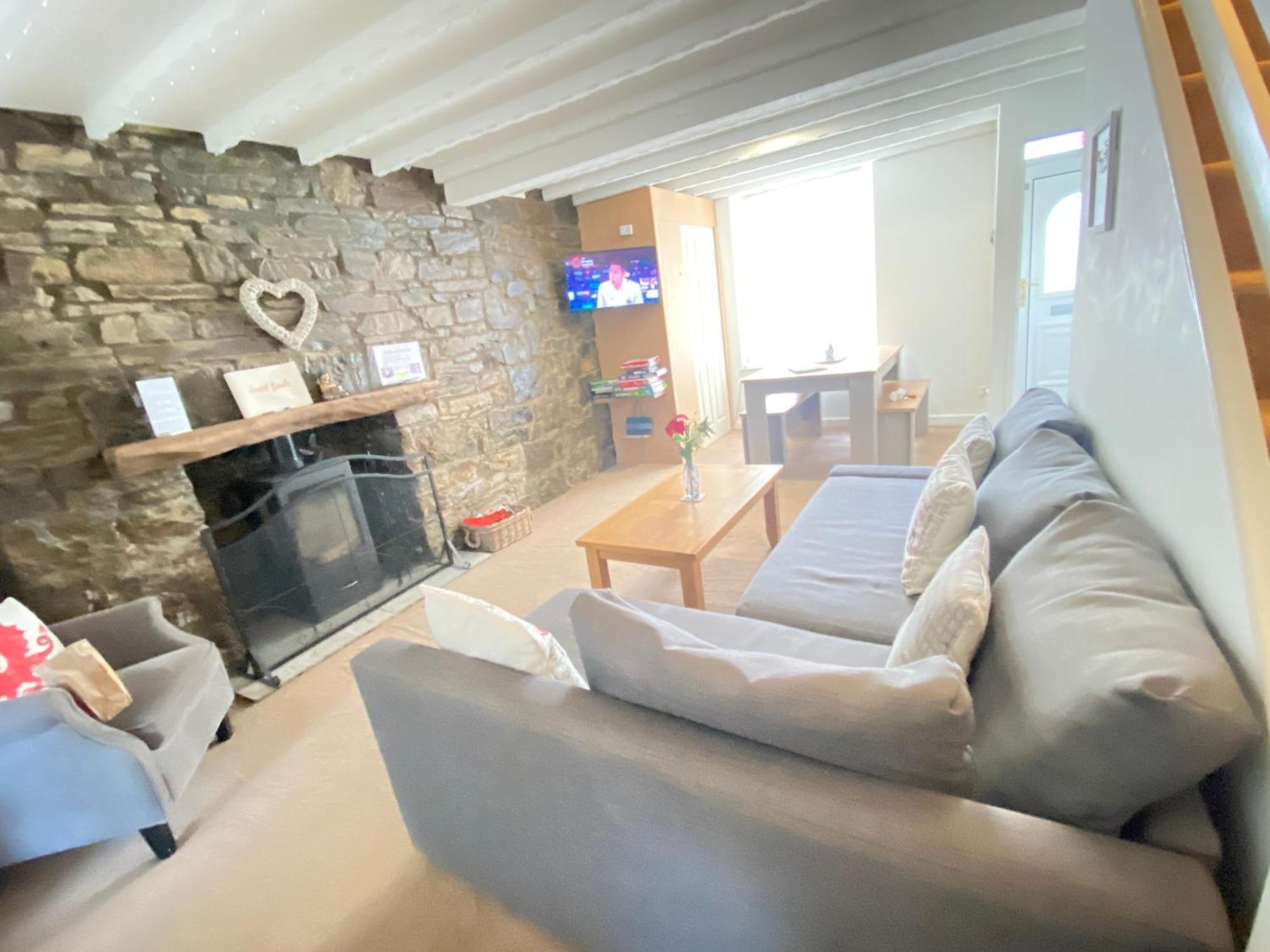 Vila The Cwtch, Log Fire, Sleeps 6, Nr Zip World, Brecon And Bike Park Wales Aberdare Exteriér fotografie